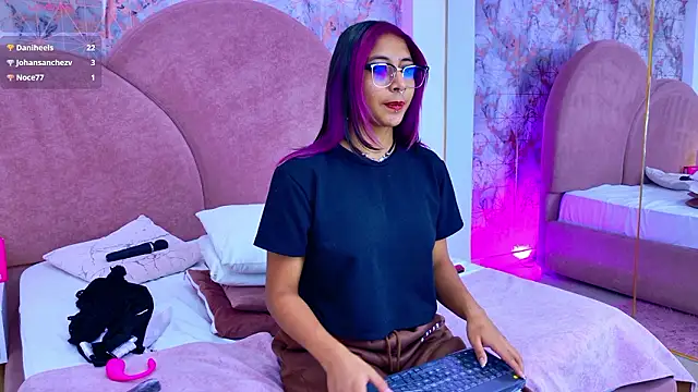 ravengloomy - RavenGloomy's free webcam - UK Sex Cams