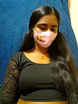 Webcam Model (mini-queen)  is live.Free join now!