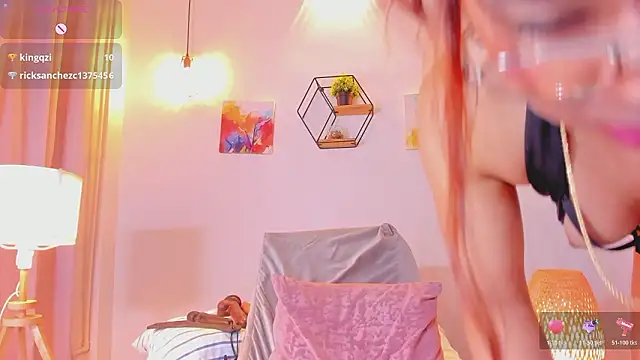 Karlaliones69 webcam