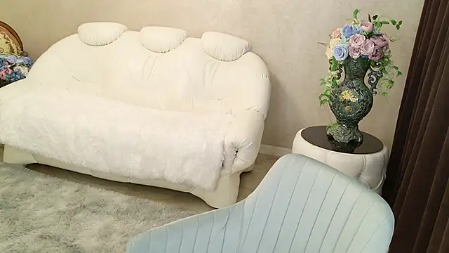 LovelyBeatrice webcam