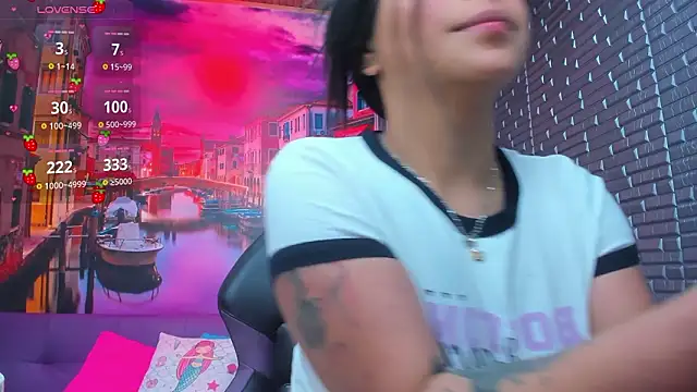 Small_naughty_ webcam