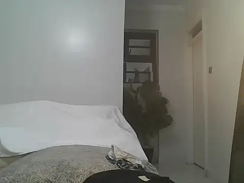 Emotional_Darkskinn webcam