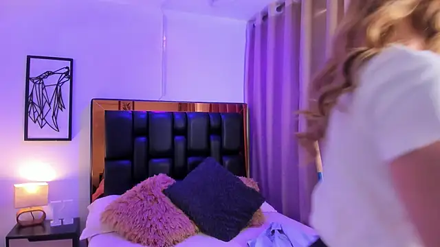 Katalina_Evans webcam