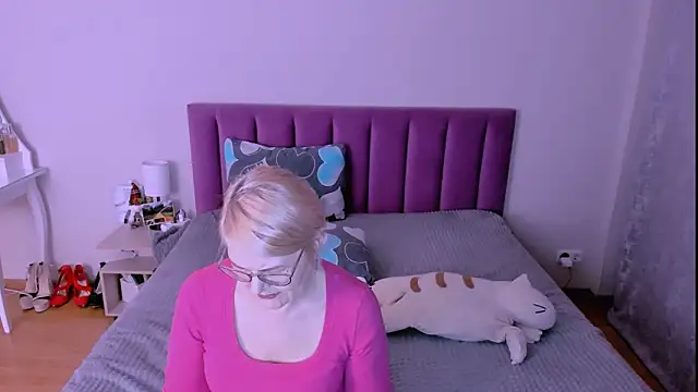 sabrinamacmarren webcam