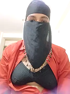 Webcam Model (0-Naked_Queen-0)  is live.Free join now!