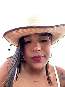 mariangel_11 (F teen) - Upskirt and feel me 🔥