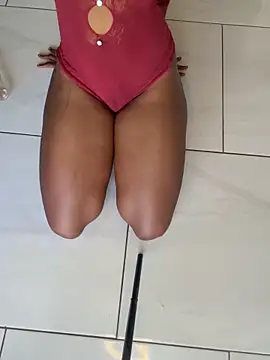 Webcam Model (NiaLong21_)  is live.Free join now!