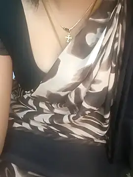 Webcam Model (tamil_thaara03)  is live.Free join now!