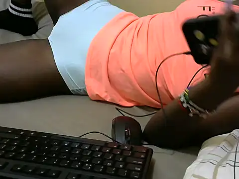 sweetgirl880 (F young) - anal driver with a good tip in pvt