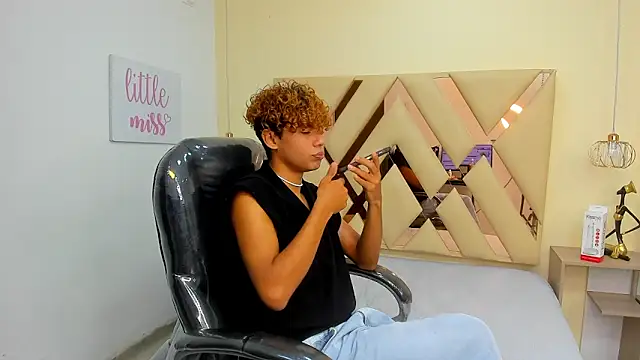 Anyelo_Twink webcam