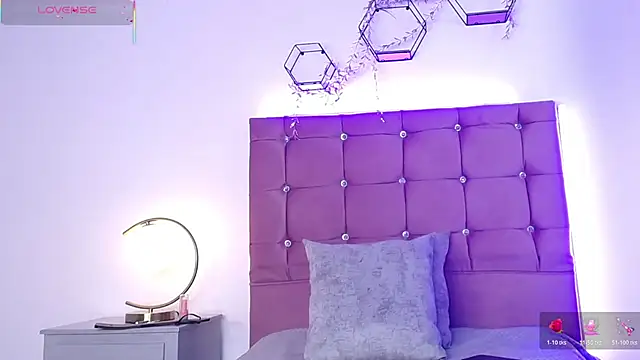 Naomi_Brown1_ webcam