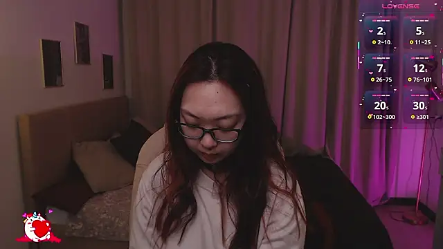 marine_vact (F young) - NAKED spanking with whip