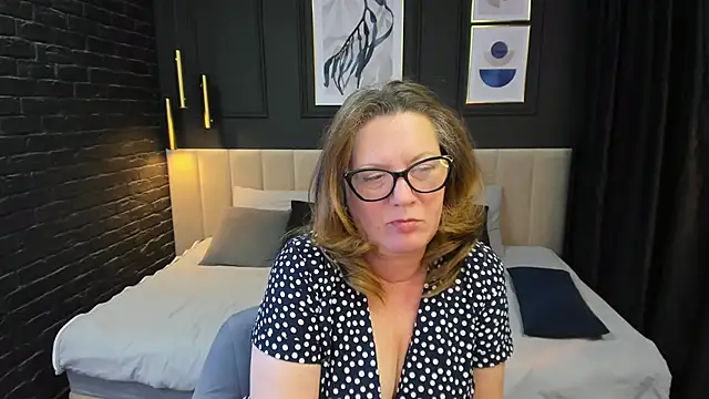 leapure - LeaPure's free webcam - UK Sex Cams