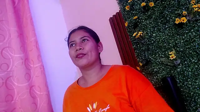 calimasalas2 - Calimasalas2's free webcam - UK Sex Cams