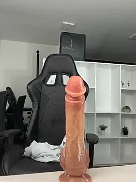 Webcam Model (megan_bigboobs_)  is live.Free join now!