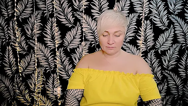 Olivia_playful webcam