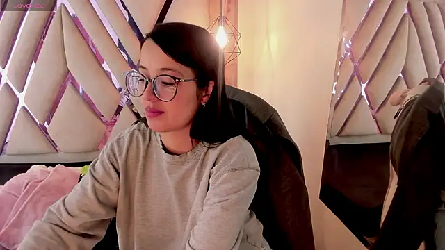 Lovely-martina webcam