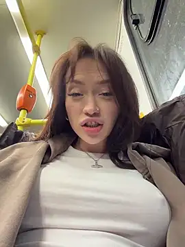 citylynx (F young) - Show panties and rub them 💦