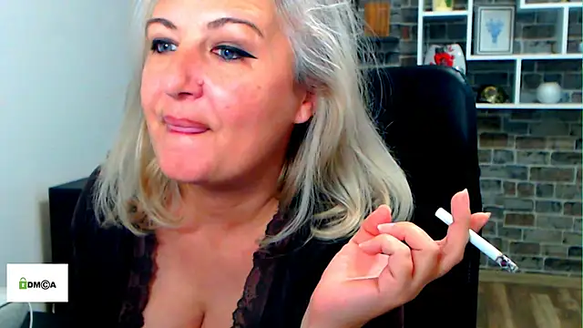 angel_devil_milf - Angel_devil_milf's free webcam - UK Sex Cams