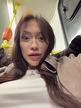 citylynx (F young) - Show ass and spanks all over!