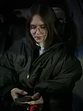 meow_girl (F young) - take off my panties in public 😈 LT GIFT