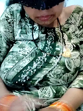 hot__bhabhi_99 (F young) - Fingering 💦 krungi Public me 💋