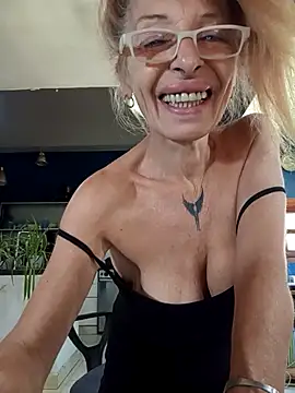 frozenwaffle (F mature) - Ride dildo ct 2min spit My body