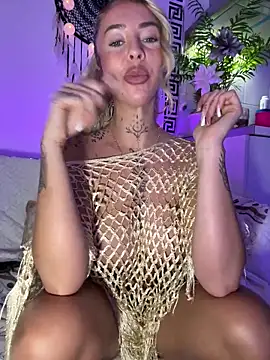 Webcam Model (CheekyChels)  is live.Free join now!