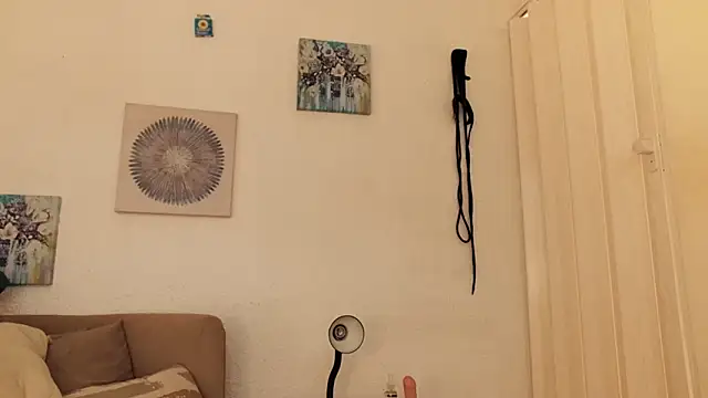 CarolineAikos webcam