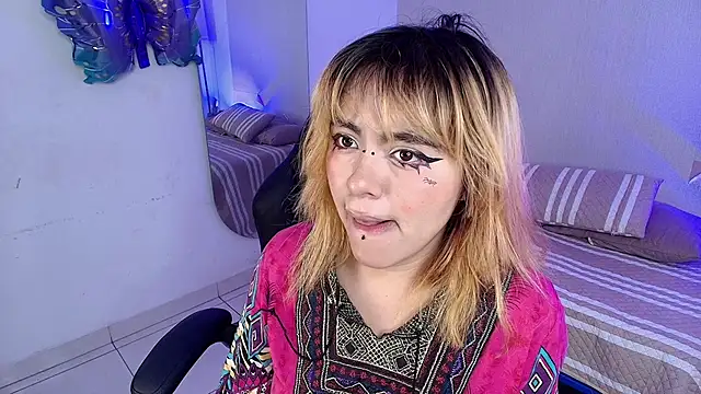 NinaSakura_Eup webcam