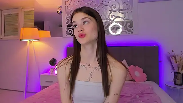 luisaclover - LuisaClover's free webcam - UK Sex Cams