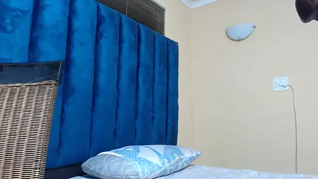 kinkyjxxx - KinkyJXxX's free webcam - UK Sex Cams