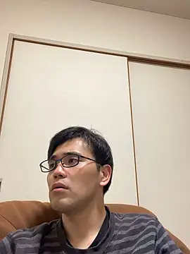 ryusei18570 Live Webcam on Stripchat