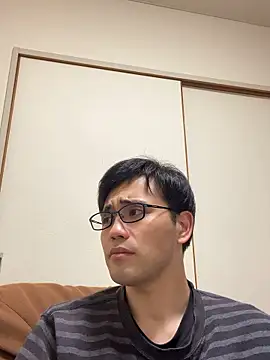 ryusei18570 Live Webcam on Stripchat