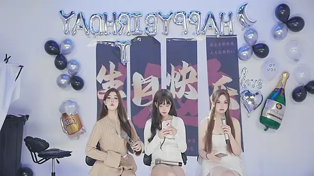 sweetgirls888 Live Webcam on Stripchat