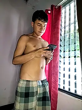 attractive-sexx (M young) - Vibration in my testicles and my ass