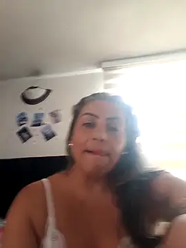 Webcam Model (maynor_1998)  is live.Free join now!