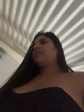 Webcam Model (Isaa-Sweet)  is live.Free join now!