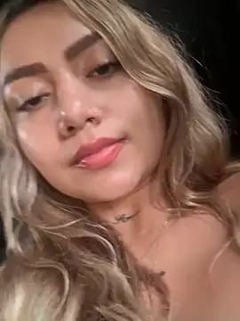 amanda-medrano1 (F young) - Show pussy