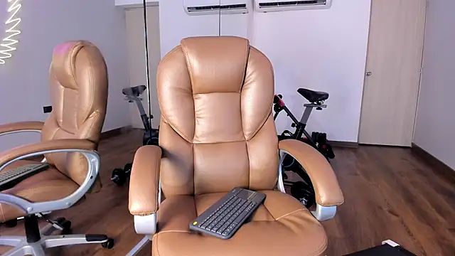 _taylorblack (M twink) - Warm-Up Stretch