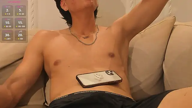 noahx_valko (M twink) - finger in ass x30sec