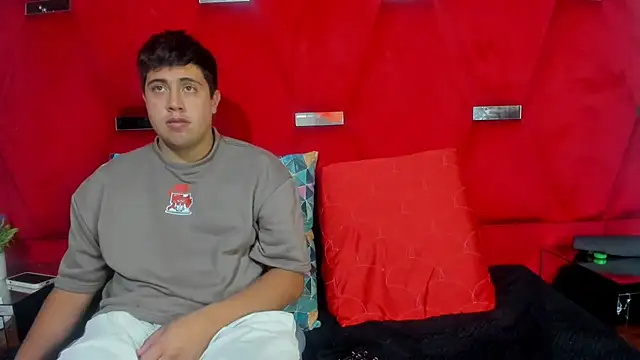 emma_and_darling - Emma_And_Darling's free webcam - UK Sex Cams