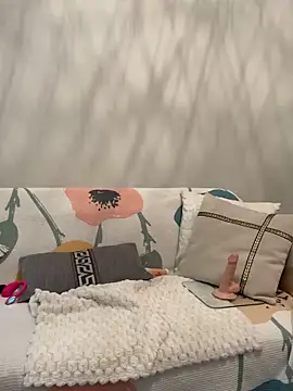 Webcam Model (HotLdyllic)  is live.Free join now!