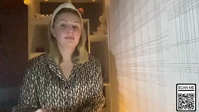 blondie_xoxoxo - Blondie_xoxoxo's free webcam - UK Sex Cams