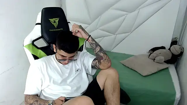 black_diamondd_ (M twink) - SHOW CUM FOR YOU