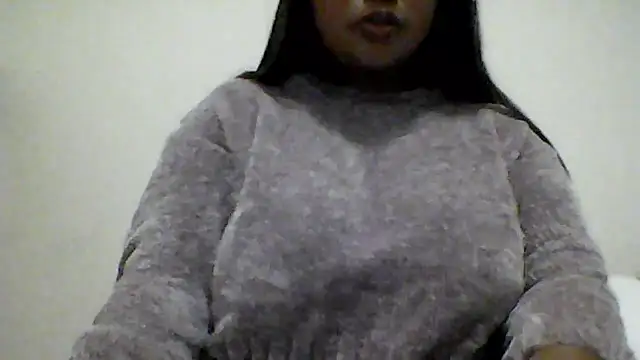 arisagonzalez (Ask my age) - sucking a stranger's dick on the street