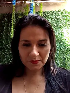 Webcam Model (elena_jonees)  is live.Free join now!