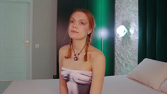 avalarson - AvaLarson's free webcam