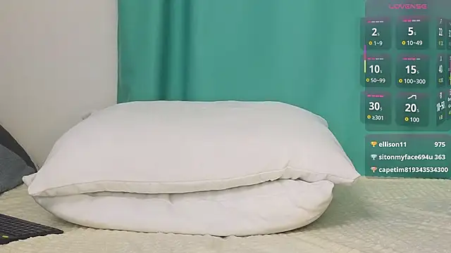 molliblum (F young) - cock riding