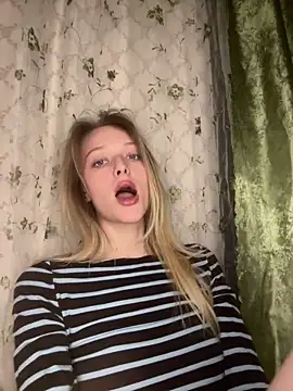 evvie_summn1 (F young) - Striptease